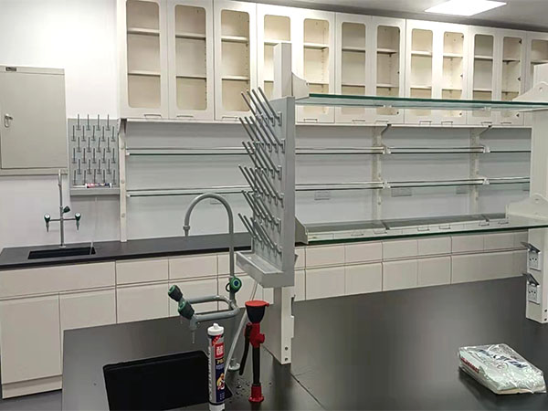 全鋼實(shí)驗(yàn)臺(tái)帶吊柜灰白 全鋼實(shí)驗(yàn)臺(tái)帶吊柜灰白