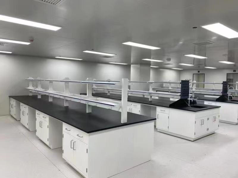 全鋼中央實驗臺有哪些優(yōu)點？實驗臺專家為您解答